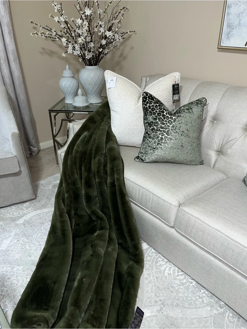 2-NWT CASA DECOR CUT VELVET LEOPARD DESIGN DECORATIVE PILLOWS